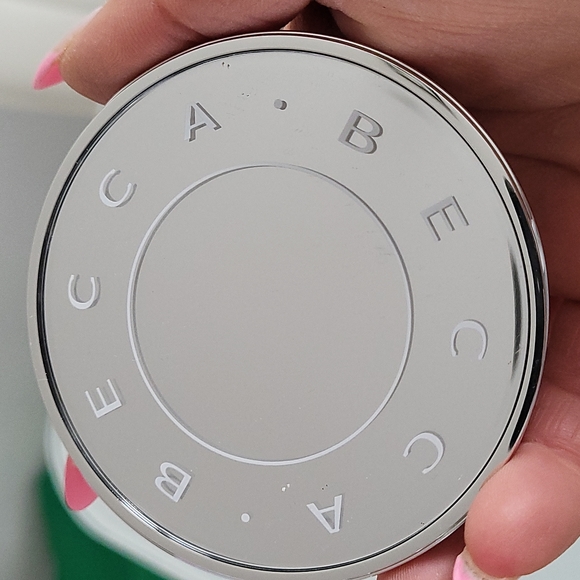 Becca light shifter finishing powder , Olehenriksen eye crème , fresh recovery - Picture 7 of 8
